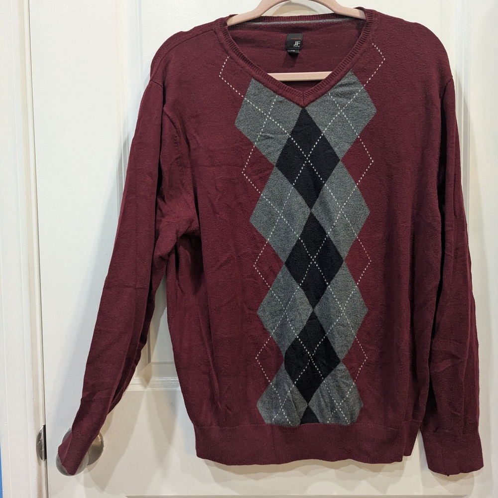 jf j.ferrar Red and Gray V-Neck Sweater Argyle Design